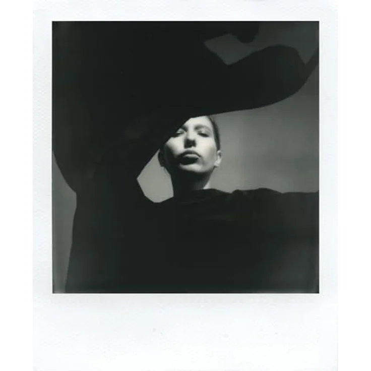 Polaroid B&W Film für i-Type, 12er-Pack, klassischer Schwarz-Weiß-Film mit weißem Rahmen – Bild 3