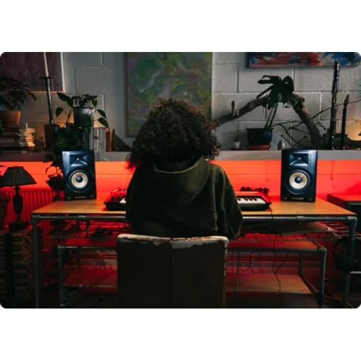 M-Audio Forty Sixty, 6.5 Zoll Studio Monitor Lautsprecher mit 100W Bi-Amp-Power, DSP Frequenzweiche, EQ, Bluetooth 5.3 und Creator-App – Bild 2