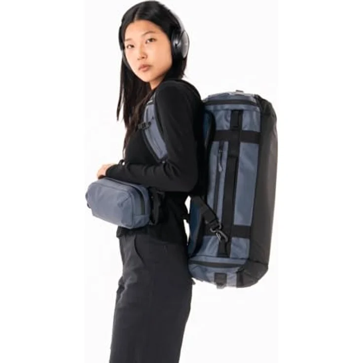 Wandrd CARRYALL Duffel 30L, Fotorucksack und Kameratasche in Aegean Blue, wasserabweisend, mit expandierbarem Bodenfach und Rucksackgurten – Bild 2