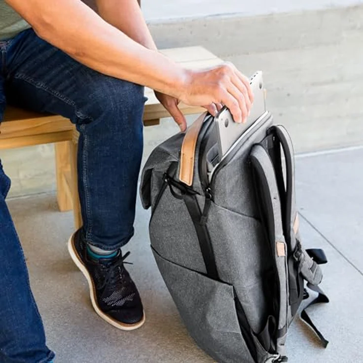 Peak Design Everyday Backpack 30L, Fotorucksack mit patentiertem MagLatch-System, wetterfest aus 100% recyceltem Nylon-Canvas, grau – Bild 7
