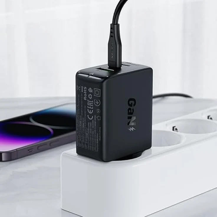 Acefast A41, USB Ladegerät mit 65 W, 3 Anschlüssen (2x USB-C, 1x USB-A), GaN-Technologie, Schwarz – Bild 2