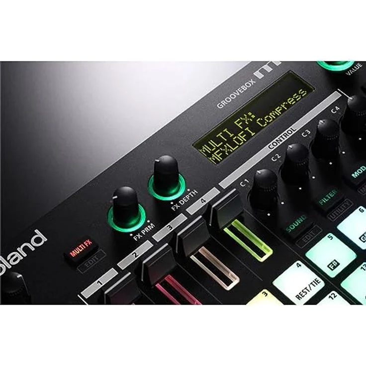 Roland MC-101, kompakte Groovebox mit 4-Spur-Sequencer, integrierten Sounds, importierbaren Loops, betrieb mit AA-Batterien, Schwarz – Bild 11