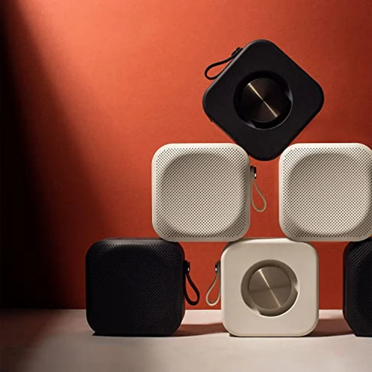 Sudio F2 Tragbarer Bluetooth-Lautsprecher mit wasserdichtem IPX7, Broadcast-Funktion, AUX 3,5 mm Eingang, 15 Stunden Spielzeit, für Android und iPhone (schwarz) – Bild 5