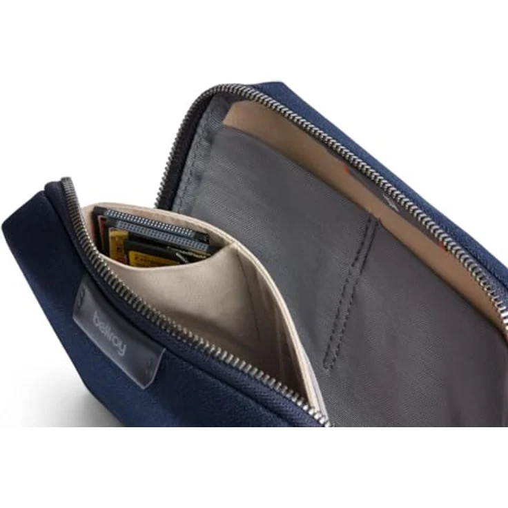 Bellroy Tech Kit Compact, schlanker Organizer für Technik-Zubehör, Navy – Bild 7