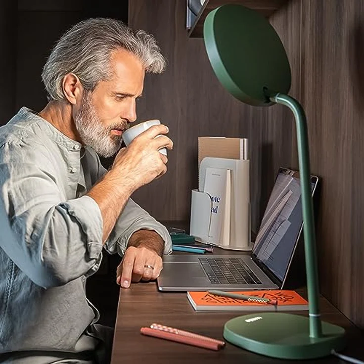 Lumie Task | Vielfältig einstellbare, helle LED-Lichttherapie-Schreibtischlampe gegen den Winterblues, kristallklare Beleuchtung, maximaler Sehkomfort, verbesserte Stimmung und Energie| Sage Green – Bild 4