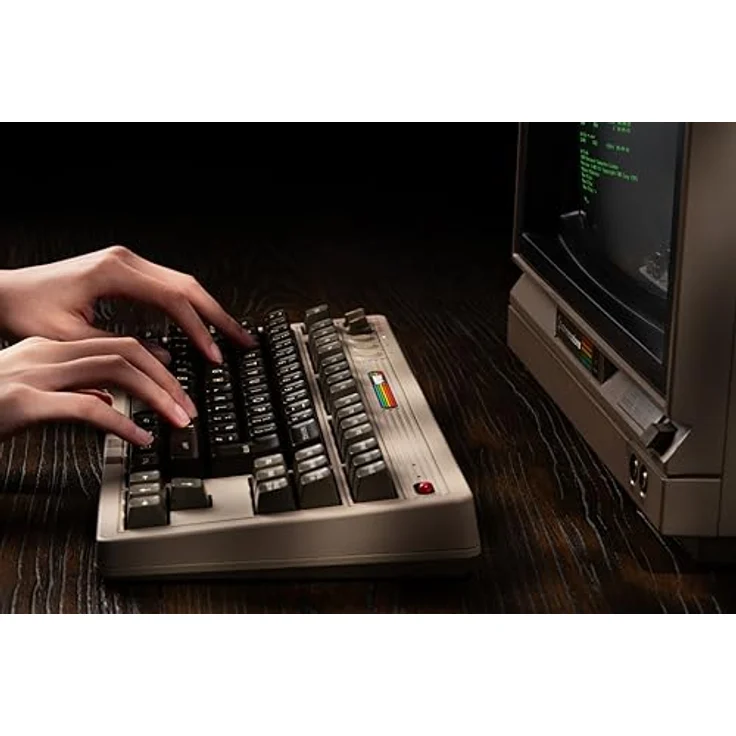 8bitdo Mechanical Keyboard C64 Ed. ISO (UK), Retro Tastatur in Beige mit drei Modi, programmierbaren Tasten und Kailh - Box V2 White Schaltern – Bild 3