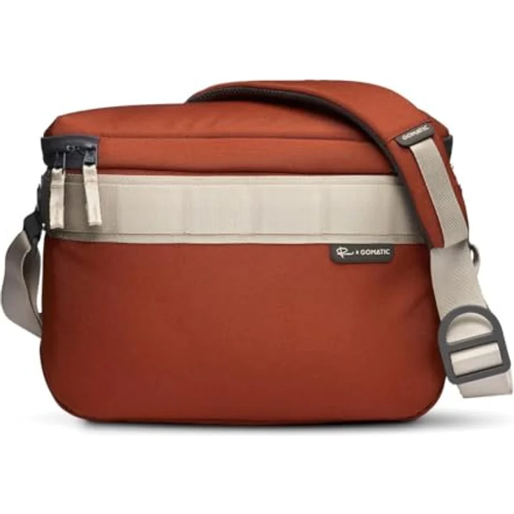 Gomatic Peter McKinnon Luma Camera Sling 9L | Kameratasche | Schneller Kamerazugriff | Modulare Innenaufteilung | Zusätzliche Aufbewahrung | Innovativer Schnellverschluss | Nahtlose Reiseintegration - Rust Red – Bild 2