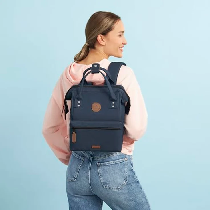 Cabaïa Adventurer Rucksack Reykjavik Mini 10L, wasserabweisend, Laptopfach bis 10,5 Zoll, 2 Vordertaschen, vegan zertifiziert, blau – Bild 2