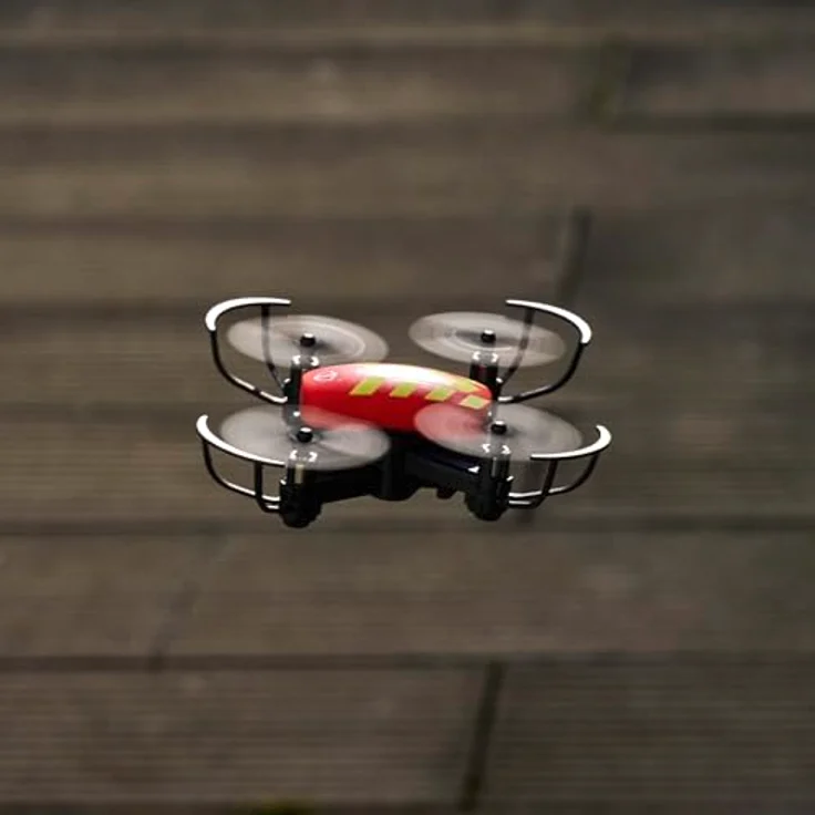 Dickie Toys RC Fire Drone, ferngesteuerte Feuerwehr-Drohne mit Flugstabilisator und LED-Lichtern, inkl. Fernbedienung und Batterien, ab 8 Jahre – Bild 5