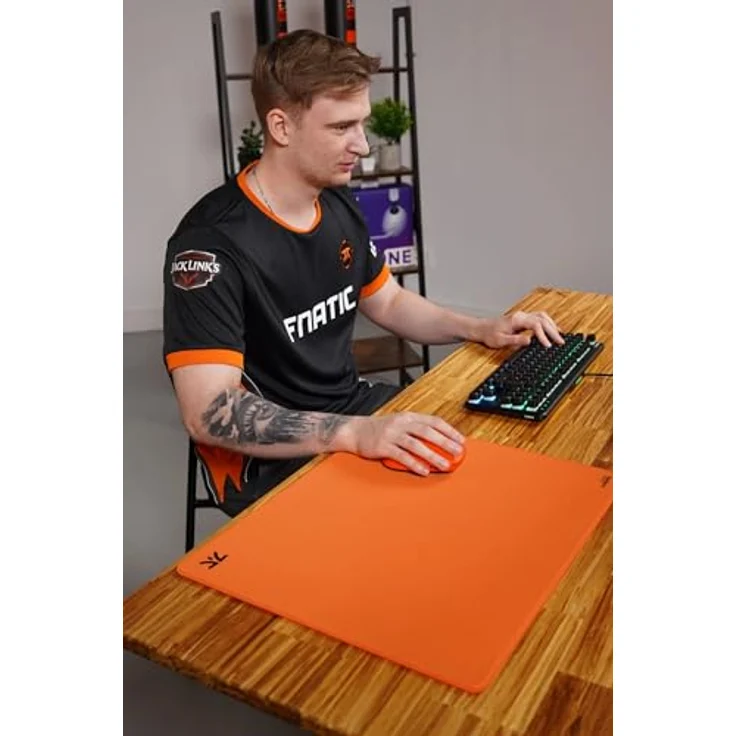 Fnatic MAX Dash XL Pro Gaming Mouse Mat, Sunset Orange Textured Cloth Speed Surface, Water Resistant, Non-Slip Poron Foam Base, Micro-Knit Stitched Edges (480 x 480 x 6 mm) - Preisvergleich – Bild 5