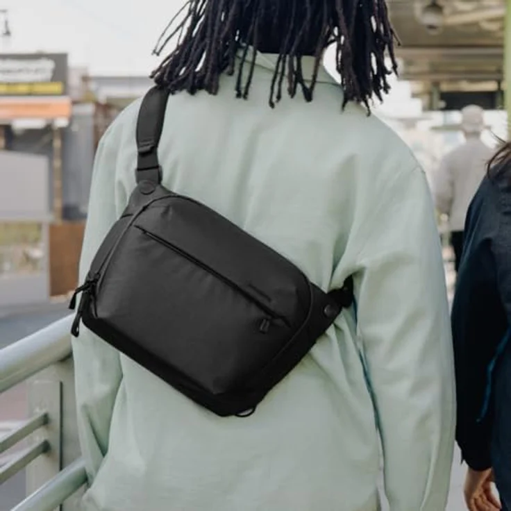 Peak Design Everyday Sling 6L, Kameratasche für spiegellose Kameras und DSLRs, schwarz, 100% recyceltes Material, Platz für Tablet – Bild 8