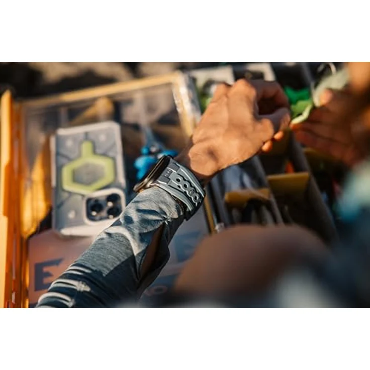 URBAN ARMOR GEAR Monarch Strap Apple Watch Armband, FKM Silikon Ersatzband mit Edelstahl Verschluss, cloud blau/titan, für Apple Watch Ultra 2/ Ultra/ Series 10-1, 46/45/44/42mm – Bild 3