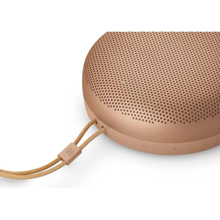 Bang & Olufsen Beosound A1 (3. Generation), Tragbarer wasserdichter Bluetooth-Lautsprecher mit 3 Mikrofonen, Cradle-to-Cradle-Zertifiziert - Honey Tone, bis zu 24 Stunden Akkulaufzeit – Bild 2