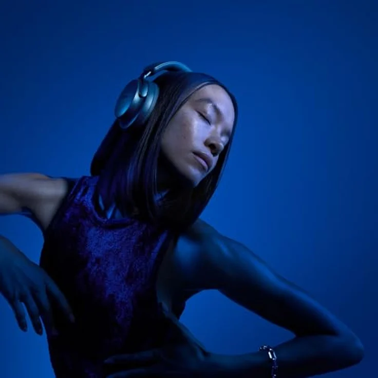 Bose QuietComfort Ultra Kabellose Kopfhörer mit Noise-Cancelling, Raumklang, Over-Ear und Mikrofon, Mondblau-Limited Edition – Bild 3