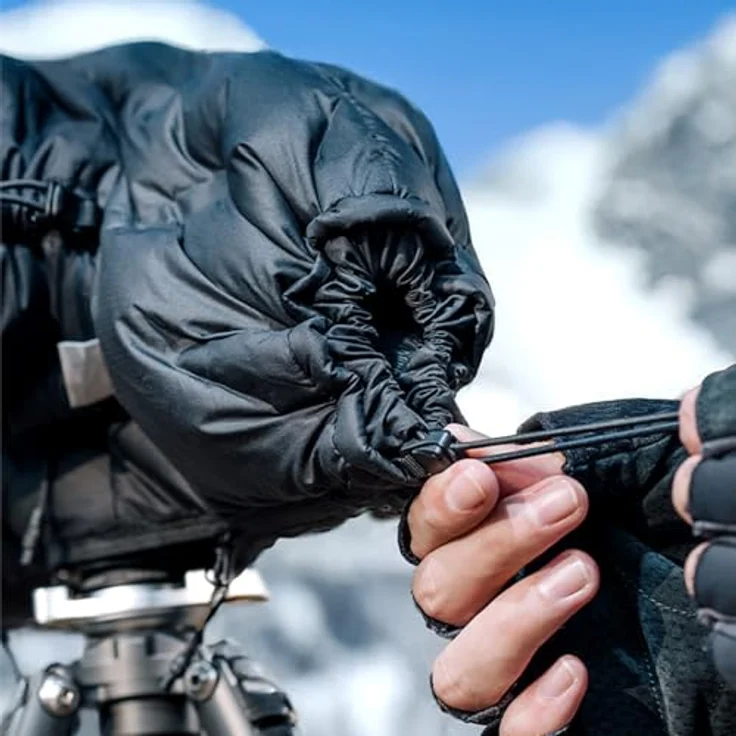 Pgytech Camera Cold Proof Warm Cover, verstellbare Kameratasche für Objektive bis 150 mm, schwarz, wasserabweisend, gefüllt mit 35 g Daune – Bild 8