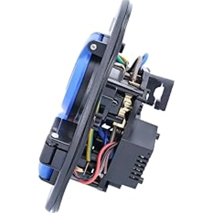 as - Schwabe 3-fach-Steckdoseneinsatz für Kabeltrommeln 230V/16A, mit Klappdeckel blau, abgesichert durch Thermoschutzschalter, mit USB-Ausgang 5V/1A, IP54, Schwarz, 11585 - Vielseitiger Steckdoseneinsatz mit Thermoschutzschalter und USB-Ausgang – Bild 3