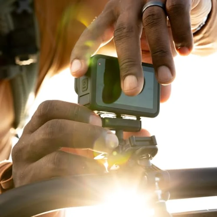 GoPro Magnetverschlusshalterung HERO13 Black – Schnelles Wechseln der Halterung mit magnetischer Doppelverriegelung – Bild 3