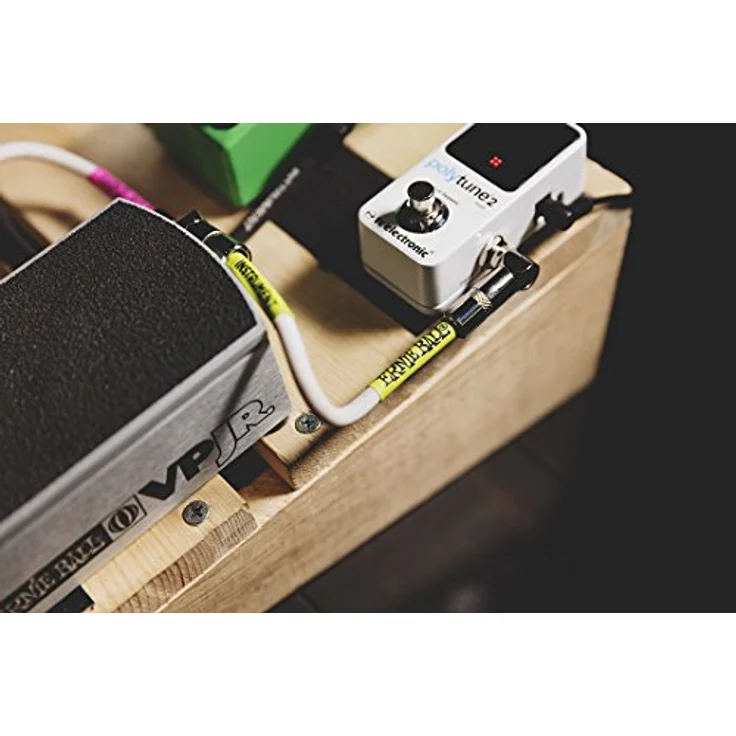 Ernie Ball Patchkabel, beidseitig gewinkelt, 15,24 cm, 3er-Pack, sauerstofffreies Kupfer, Weiß – Bild 3