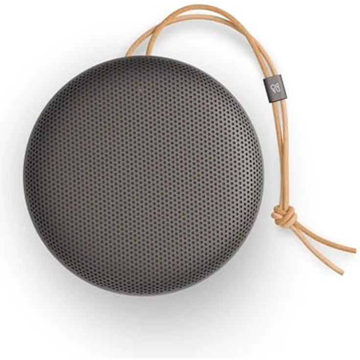 Bang & Olufsen Beosound A1 (3rd Gen), tragbarer Bluetooth Lautsprecher, wasserdicht IP67, 24 Stunden Akkulaufzeit, 3 Mikrofone, Warm Granite – Bild 3