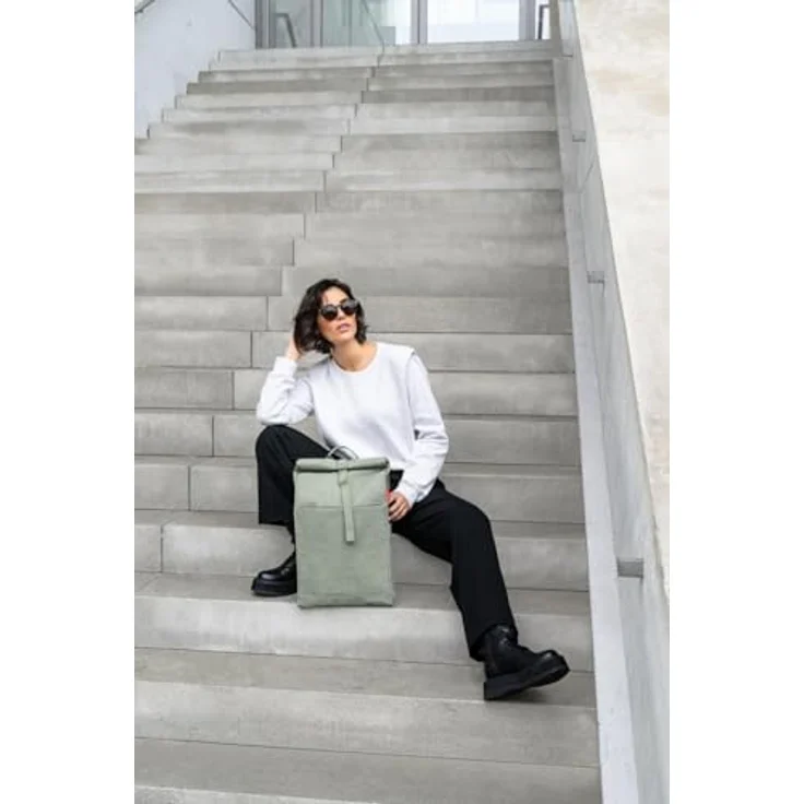 reisenthel urban rolltop backpack twist sage, geräumiger Rucksack aus recyceltem wasserabweisendem Polyester, mit Laptopfach und ergonomischem Rücken, 16L Volumen – Bild 5
