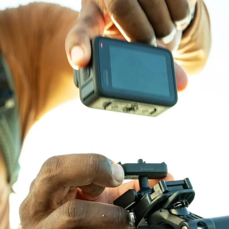 GoPro Magnetverschlusshalterung HERO13 Black – Schnelles Wechseln der Halterung mit magnetischer Doppelverriegelung – Bild 2