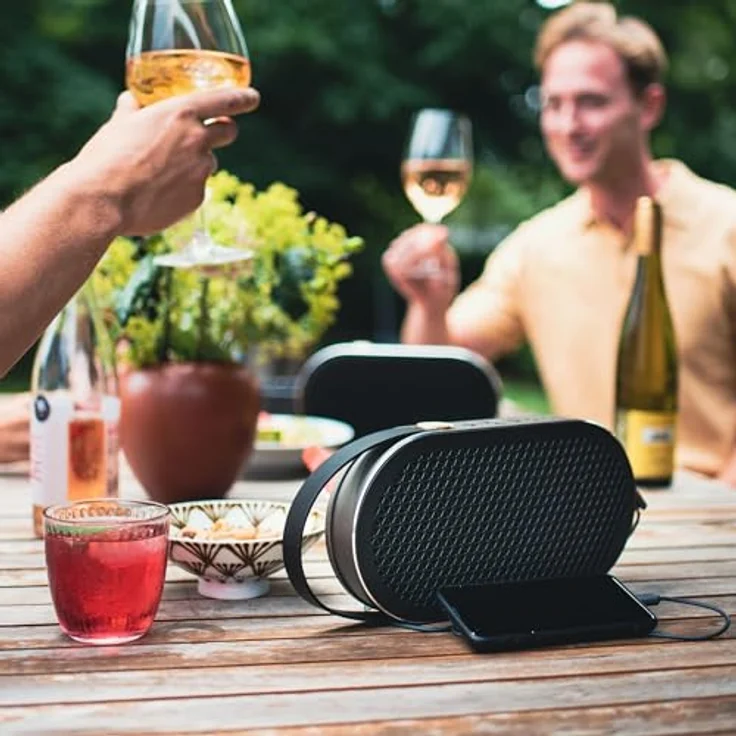 Dali Katch G2 Tragbarer Bluetooth-Lautsprecher, Kabellos, Kompakt, Outdoor-Lautsprecher, 30 Stunden Spielzeit, mit Stoff-Staubschutzkappe, Druckpegel 95 dB, Iron Black – Bild 4