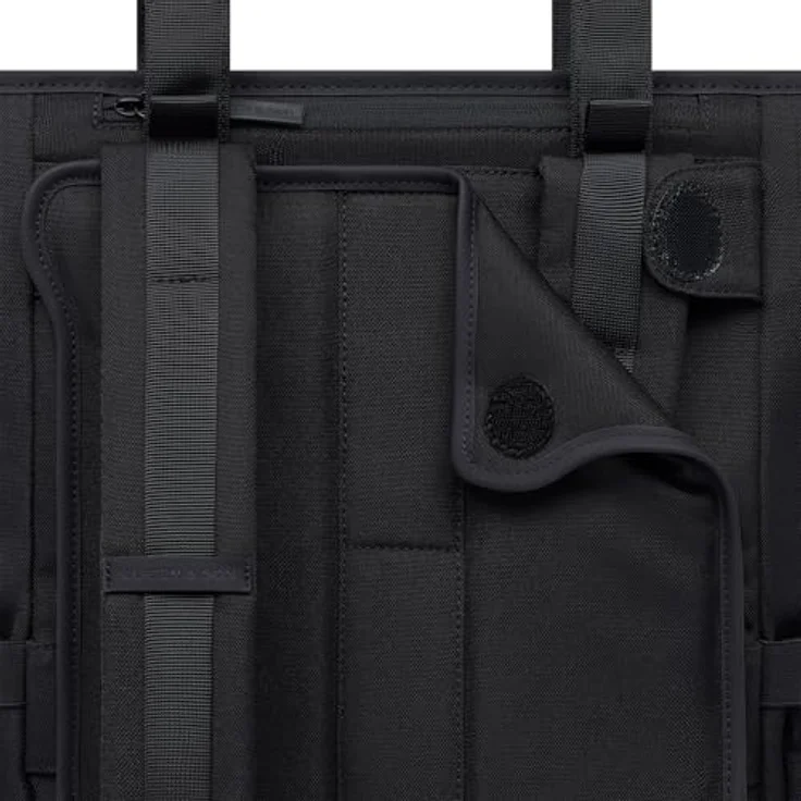 Kapten & Son Lindby Pro Convertible Backpack, Freizeitrucksack mit 20L Volumen, Laptopfach für 15 Zoll, All Black – Bild 4