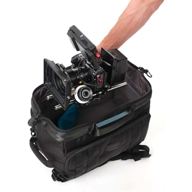 Tenba Cineluxe 16 (V2) Fotorucksack, schwarze Kameratasche für professionelle Camcorder und Kinokameras, mit schnell zugänglichem Mittelreißverschluss und Trolley-Gurt. – Bild 8