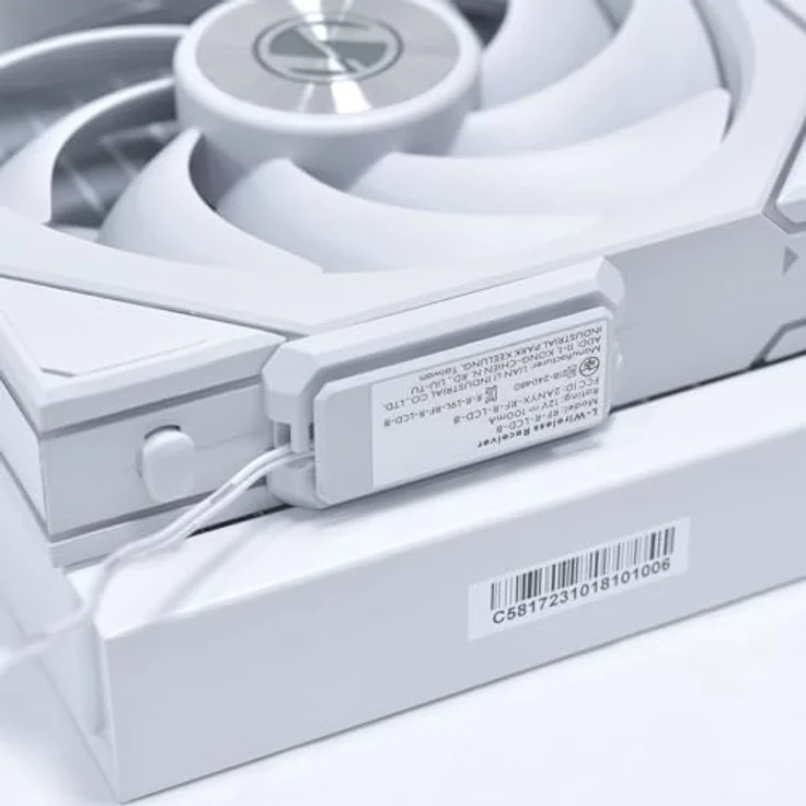 Lian Li Galahad II LCD 280 TL Wireless AiO Wasserkühlung, Weiß, 280 mm Radiator, LCD Display, TL Wireless ARGB Lüfter, flüsterleiser Betrieb – Bild 3