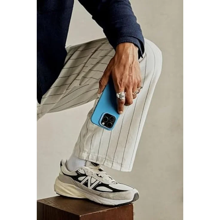 Decoded Silikon Hülle für iPhone 16 Pro, MagSafe kompatibel, Premium Liquid Soft-Touch-Material, Ganzkörper-Schutzhülle, erhöhte Kanten, Air Blue – Bild 5