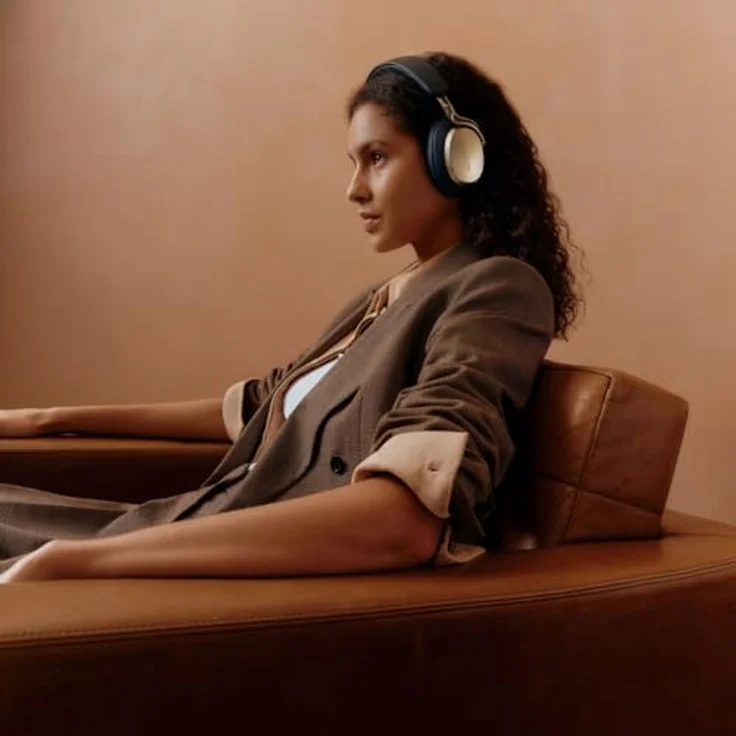 Bowers & Wilkins Px8 S2 Kabellose Noise-Cancelling Kopfhörer mit 30 Stunden Akkulaufzeit, Bluetooth und Mikrofon - Midnight Blau – Bild 3