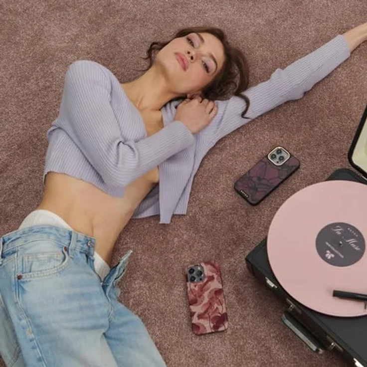 Burga Tender Kiss Case für Apple iPhone 15 Pro, Smartphone Hülle aus TPU und Silikon, rot mit erhöhten Rändern zum Schutz von Kamera und Bildschirm – Bild 6