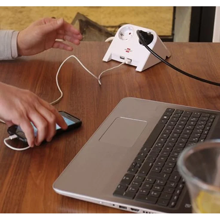 Brennenstuhl Desktop-Power, Steckdosenleiste 2-fach für den Tisch (Tischsteckdose mit 1,8m Kabel, Gummifüßen und 2-fach USB) weiß poliert – Bild 2