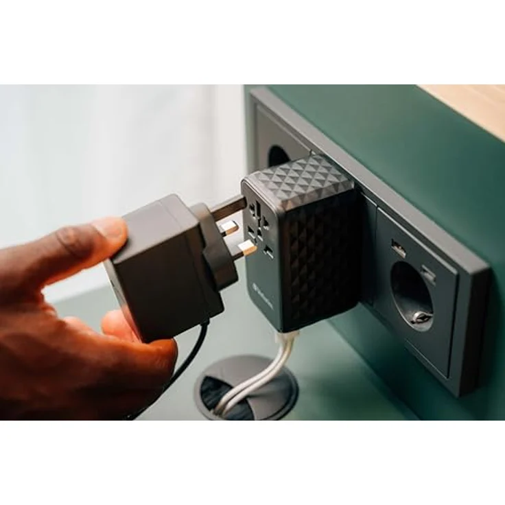 Verbatim UTA-06 Reise-Ladeadapter, 2x USB-C PD 100W & QC 4+/2x USB-A, schwarz, für bis zu 5 Geräte, weltweit einsetzbar mit Reiseetui – Bild 3