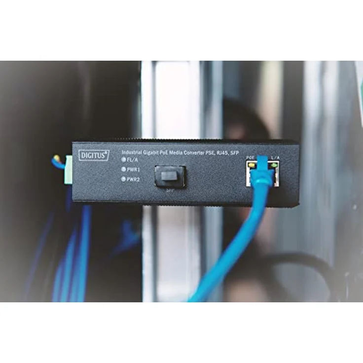 DIGITUS DIN-Rail Medienkonverter - SFP Port - Gbit Ethernet - RJ45 / SFP 1000Base-X - Mit PoE-Injektor - Schwarz – Bild 3