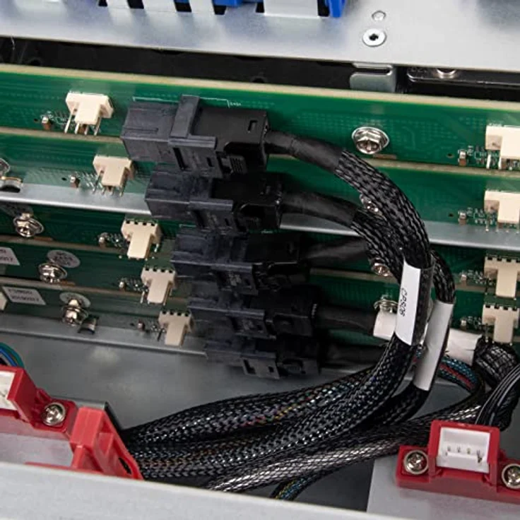 SilverStone SST-RM43-320-RS Rackmount Server, 4U Gehäuse für SSI-EEB-Mainboards, Platz für 20x 2,5 Zoll / 20x 3,5 Zoll Laufwerke, mit zwei vorinstallierten Lüftern – Bild 8