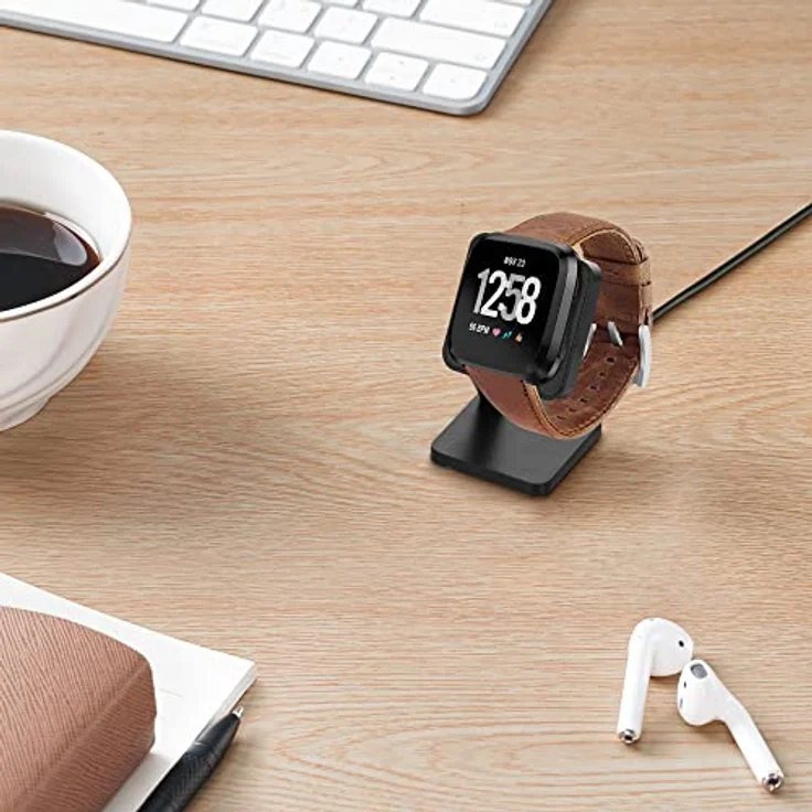 kwmobile USB Ladegerät für Fitbit Versa 4 / Sense 2 / Versa 3 / Sense - Schnellladefunktion und Standfunktion – Bild 3