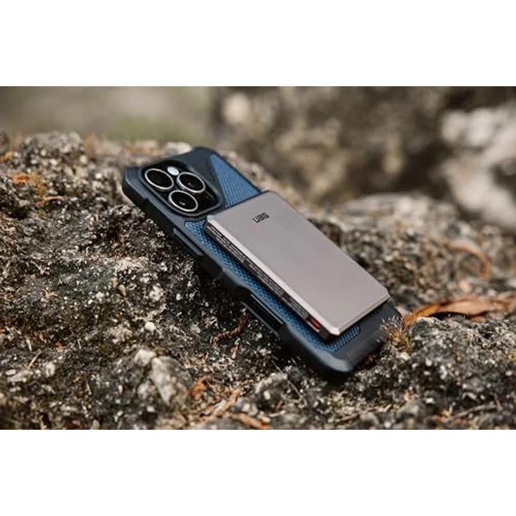 URBAN ARMOR GEAR Ultra Slim Rugged Powerbank magnetisch (5.000 mAh, 10 Watt Wireless-Charging, Inkl. 120cm USB-C auf USB-C Ladekabel) Schwarz / Grau – Bild 2