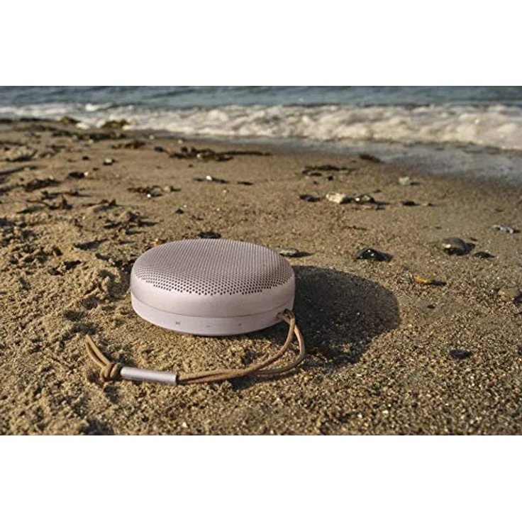 Bang & Olufsen Beosound A1 (2. Gen) – Kabelloser tragbarer IP67 wasserdichter Bluetooth-Lautsprecher mit 360° Sound + 3 Mikrofone, Alexa und USB-C Ladekabel, 18 Stunden Akkulaufzeit - Pink – Bild 5