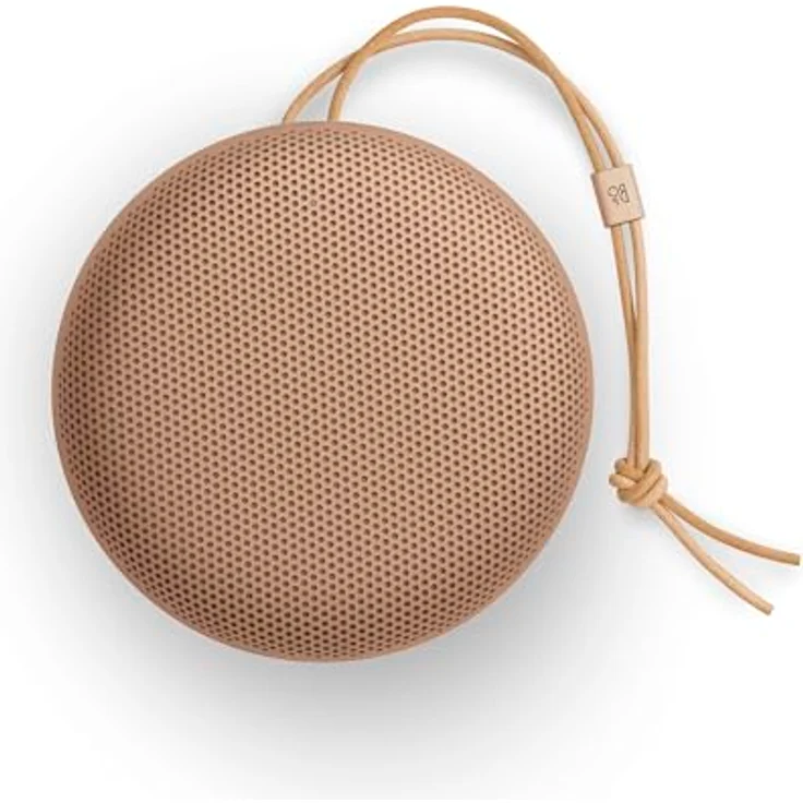 Bang & Olufsen Beosound A1 (3. Generation), Tragbarer wasserdichter Bluetooth-Lautsprecher mit 3 Mikrofonen, Cradle-to-Cradle-Zertifiziert - Honey Tone, bis zu 24 Stunden Akkulaufzeit – Bild 3