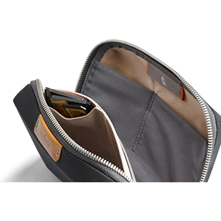Bellroy Tech Kit Compact - Slate, praktische Laptop-Tasche mit Stretch-Mesh-Fächern und elastischen Kabelschlaufen – Bild 5