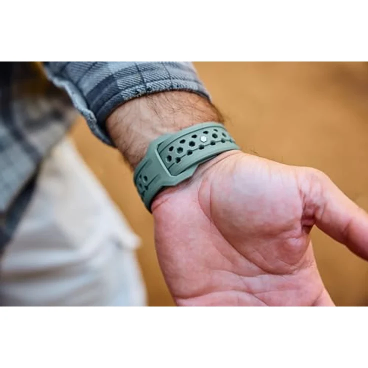 URBAN ARMOR GEAR Monarch Strap für Apple Watch (Ultra 2 / Ultra / SE / 46/45/44/42mm, FKM Silikon, Edelstahl Verschluss, olive/titan) – Bild 4