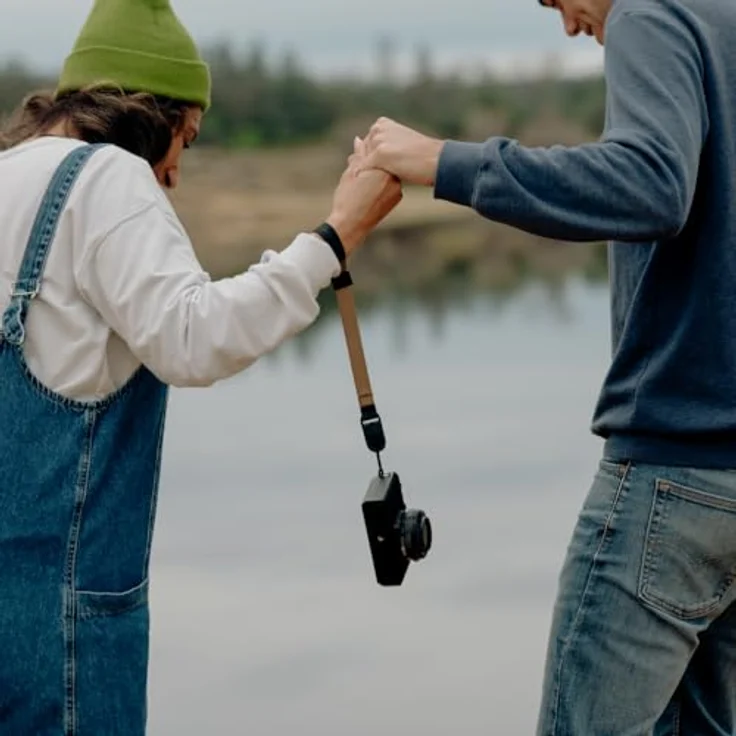 Peak Design Cuff Coyote (beige) - Handschlaufe für DSLR-, Kompakt- und Point-and-Shoot-Kameras – Bild 4
