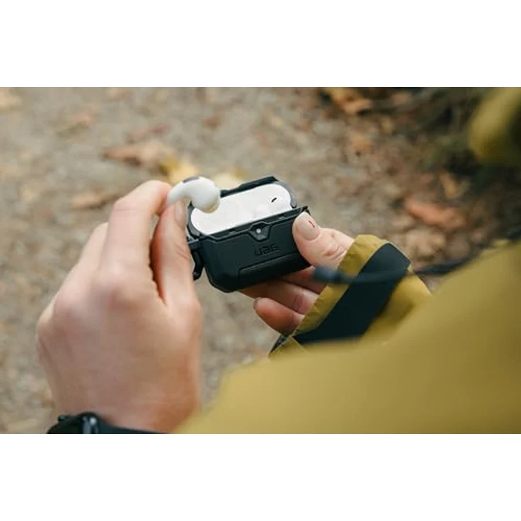 URBAN ARMOR GEAR Scout Case für Apple AirPods Pro 3, Wireless-Charging kompatibel, Status LED sichtbar, abnehmbarer Karabinerhaken, schwarz – Bild 3