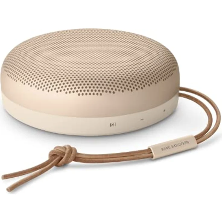 Bang & Olufsen Beosound A1 (2. Gen) – Kabelloser tragbarer IP67 wasserdichter Bluetooth-Lautsprecher mit 360° Sound + 3 Mikrofone, Alexa und USB-C Ladekabel, 18 Stunden Akkulaufzeit - Gold – Bild 1