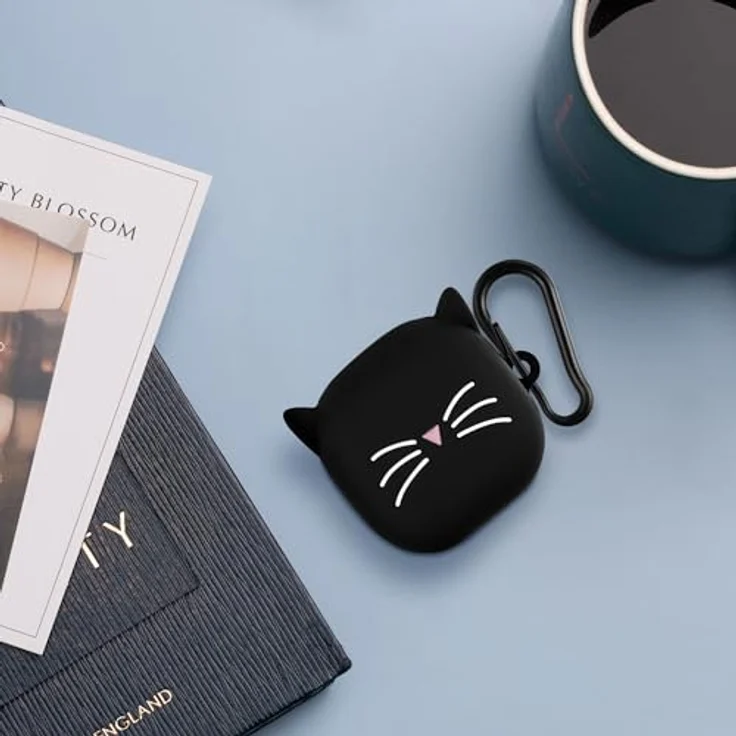kwmobile Kopfhörer-Schutzhülle für Samsung Galaxy Buds FE, Silikonhülle mit Kitty Cat Design, Anhänger und Ladeöffnung, Schwarz – Bild 4