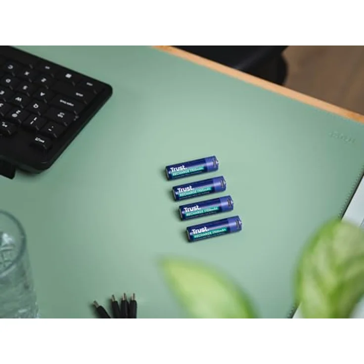 Trust USB-C Wiederaufladbare Batterien AA 4 Stück, 1700 mAh, grüne LED-Akkustatusanzeige, 2 Stunden Schnellladung – Bild 5