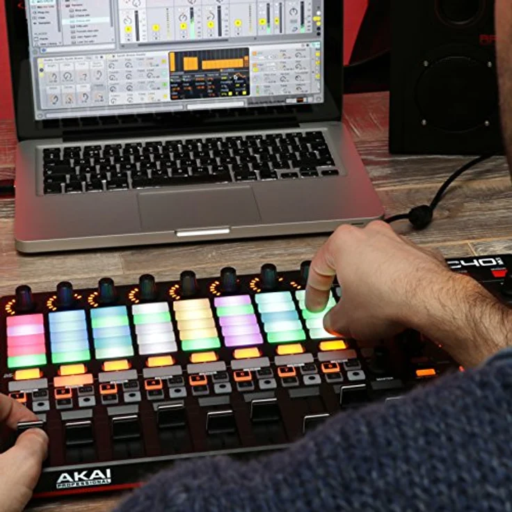 AKAI Professional APC40 MKII - USB Powered Ableton Live Performance Controller mit 5x8 Clip Launch Matrix, Fadern, Reglern, Crossfader und Software – Bild 3