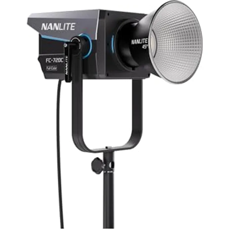 Nanlite FC-720C LED RGBW Spot Light, 750-Watt RGBW mit 5040 Lux, Precision Dimming, Bluetooth-Steuerung und Bowens Mount
