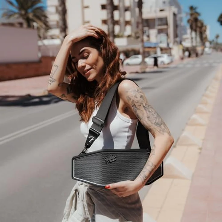 Teufel Fender x ROCKSTER Cross Tragbarer Bluetooth-Lautsprecher, Strahlwassergeschützt IPX5, Freisprecheinrichtung, 16 Std. Akkulaufzeit, Power Bank Funktion, Party-Modus - Steel Black – Bild 5